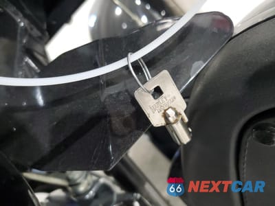 Zdjęcie 8 z 9 samochodu: 2009 HARLEY-DAVIDSON FLHTCU VIN:1HD1FL4129Y665065 - miniatura