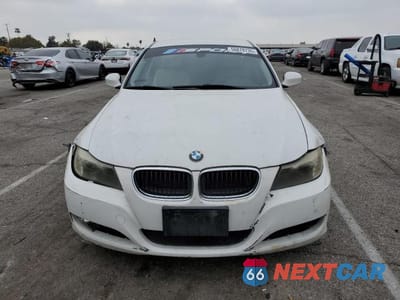 Piąte zdjęcie samochodu w środku: 2011 BMW 328 I SULEV VIN:WBAPH5C58BF093858 - miniatura