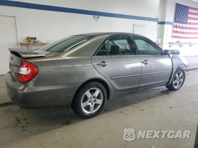Trzecie zdjęcie samochodu z tyłu: 2004 TOYOTA CAMRY LE VIN:4T1BE30K44U876691 - miniatura