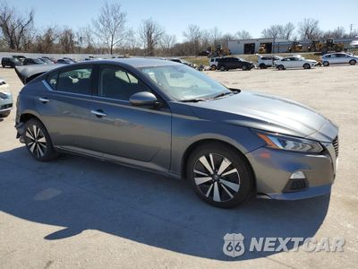 Czwarte zdjęcie samochodu z boku: 2021 NISSAN ALTIMA SV VIN:1N4BL4DV5MN364099 - miniatura