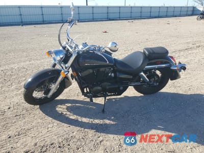 Trzecie zdjęcie samochodu z tyłu: 2019 HONDA VT750 C VIN:JH2RC5004KK500169 - miniatura