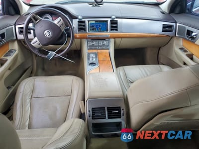Zdjęcie 8 z 12 samochodu: 2010 JAGUAR XF LUXURY VIN:SAJWA0FAXAHR56047 - miniatura