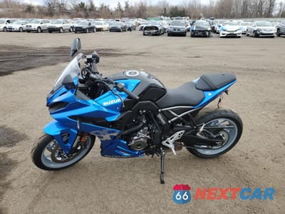Trzecie zdjęcie samochodu z tyłu: 2024 SUZUKI GSX800 F VIN:JS1EM13B3R7101304 - miniatura