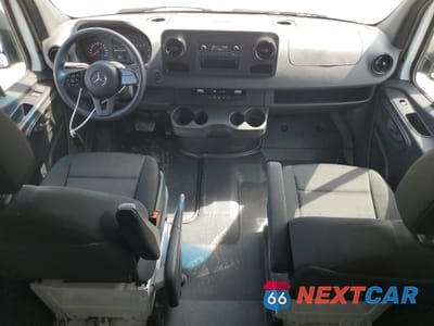 Zdjęcie 8 z 14 samochodu: 2023 MERCEDES-BENZ SPRINTER 2500 VIN:W1Y4KBHY7PT130637 - miniatura