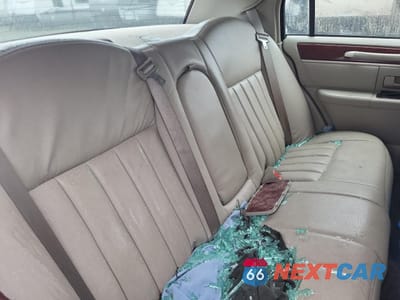 Zdjęcie 10 z 12 samochodu: 2003 LINCOLN TOWN CAR SIGNATURE VIN:1LNHM82W23Y676796 - miniatura