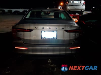 Zdjęcie 6 z 12 samochodu: 2021 VOLVO S60 T6 MOMENTUM VIN:7JRA22TK4MG094924 - miniatura