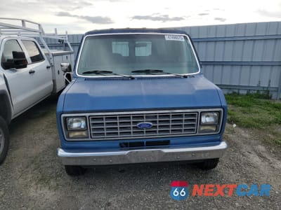 Piąte zdjęcie samochodu w środku: 1990 FORD ECONOLINE E150 VAN VIN:1FTEE14NXLHB50853 - miniatura