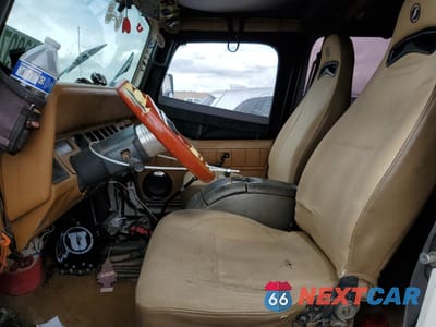 Zdjęcie 7 z 13 samochodu: 1995 JEEP WRANGLER / YJ S VIN:1J4FY19P1SP315144 - miniatura