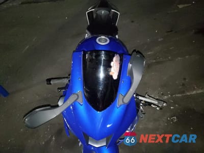 Piąte zdjęcie samochodu w środku: 2017 YAMAHA YZFR6 C VIN:JYARJ28Y3HA001249 - miniatura