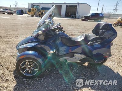 Trzecie zdjęcie samochodu z tyłu: 2010 CAN-AM SPYDER ROADSTER RTS VIN:2BXJBGC16AV000496 - miniatura