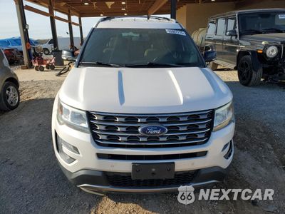 Piąte zdjęcie samochodu w środku: 2017 FORD EXPLORER XLT VIN:1FM5K7D83HGC58102 - miniatura