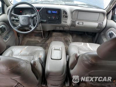 Zdjęcie 8 z 15 samochodu: 1999 CHEVROLET SUBURBAN C1500 VIN:3GNEC16R6XG254396 - miniatura
