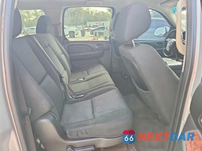 Zdjęcie 11 z 13 samochodu: 2011 CHEVROLET SUBURBAN C1500 LS VIN:1GNSCHE07BR120844 - miniatura