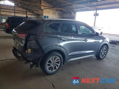 Trzecie zdjęcie samochodu z tyłu: 2018 HYUNDAI TUCSON SEL PLUS VIN:KM8J33A48JU772766 - miniatura