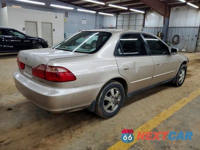 Trzecie zdjęcie samochodu z tyłu: 2000 HONDA ACCORD SE VIN:1HGCG5676YA100024 - miniatura