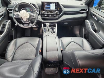 Zdjęcie 8 z 13 samochodu: 2022 TOYOTA HIGHLANDER VIN:5TDJZRBH5NS210227 - miniatura
