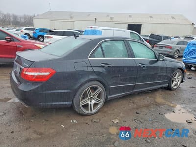 Trzecie zdjęcie samochodu z tyłu: 2013 MERCEDES-BENZ E 350 4MATIC VIN:WDDHF8JB9DA689915 - miniatura