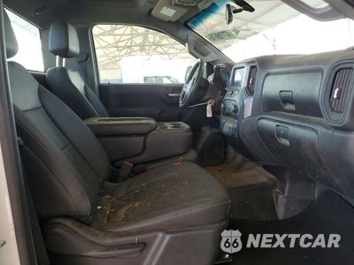 Zdjęcie 10 z 12 samochodu: 2021 CHEVROLET SILVERADO C1500 VIN:3GCNWAEH3MG315935 - miniatura