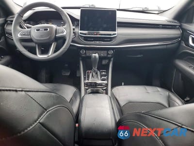 Zdjęcie 8 z 14 samochodu: 2023 JEEP COMPASS LATITUDE VIN:3C4NJDBN7PT533303 - miniatura