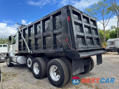 Trzecie zdjęcie samochodu z tyłu: 2003 VOLVO VHD VIN:4V5KC9GH33N347488 - miniatura