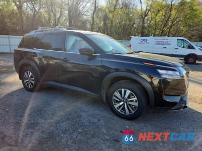 Czwarte zdjęcie samochodu z boku: 2025 NISSAN PATHFINDER SL VIN:5N1DR3CA5SC309361 - miniatura