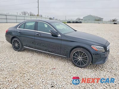 Czwarte zdjęcie samochodu z boku: 2021 MERCEDES-BENZ C 300 VIN:W1KWF8DB6MR651949 - miniatura