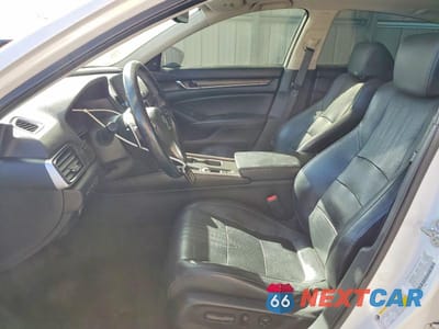 Zdjęcie 7 z 12 samochodu: 2018 HONDA ACCORD TOURING VIN:1HGCV1F95JA013432 - miniatura