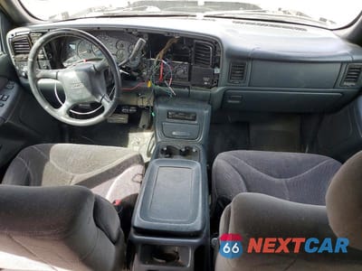 Zdjęcie 8 z 11 samochodu: 2002 GMC SIERRA K2500 HEAVY DUTY VIN:1GTHK29U32E289010 - miniatura