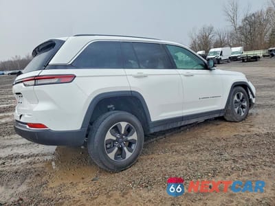 Trzecie zdjęcie samochodu z tyłu: 2023 JEEP GRAND CHEROKEE LIMITED 4XE VIN:1C4RJYB61PC664255 - miniatura