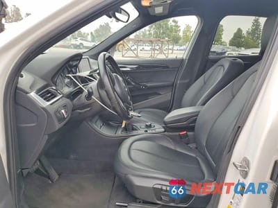 Zdjęcie 7 z 12 samochodu: 2018 BMW X1 SDRIVE28I VIN:WBXHU7C3XJ5H39408 - miniatura