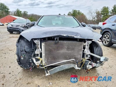 Piąte zdjęcie samochodu w środku: 2015 MERCEDES-BENZ C 300 4MATIC VIN:55SWF4KB2FU010018 - miniatura