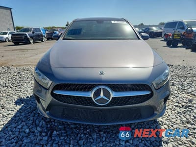Piąte zdjęcie samochodu w środku: 2022 MERCEDES-BENZ A 220 VIN:W1K3G4EB5NJ337359 - miniatura