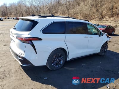 Trzecie zdjęcie samochodu z tyłu: 2024 TOYOTA SIENNA XSE 7-PASSENGER VIN:5TDDSKFC9RS135982 - miniatura