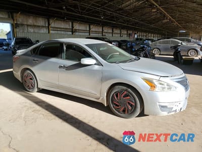 Czwarte zdjęcie samochodu z boku: 2015 NISSAN ALTIMA 2.5 S VIN:1N4AL3AP8FC578076 - miniatura