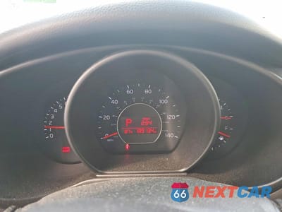 Zdjęcie 9 z 11 samochodu: 2018 KIA SOUL + VIN:KNDJP3A51J7588253 - miniatura