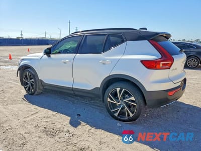 Drugie zdjęcie samochodu z przodu: 2020 VOLVO XC40 T4 R-DESIGN VIN:YV4AC2HM0L2172694 - miniatura