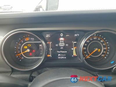 Zdjęcie 9 z 13 samochodu: 2019 JEEP WRANGLER UNLIMITED SAHARA VIN:1C4HJXEN0KW686859 - miniatura