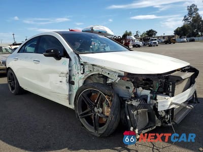 Czwarte zdjęcie samochodu z boku: 2022 MERCEDES-BENZ CLA 45 AMG VIN:W1K5J5DB3NN267399 - miniatura