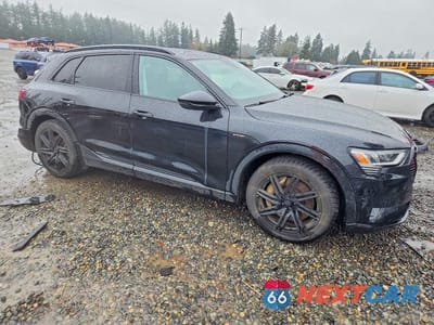 Czwarte zdjęcie samochodu z boku: 2021 AUDI E-TRON PREMIUM VIN:WA1AAAGEXMB021371 - miniatura