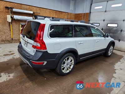 Trzecie zdjęcie samochodu z tyłu: 2016 VOLVO XC70 T5 PREMIER VIN:YV4612NK9G1246141 - miniatura