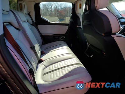 Zdjęcie 10 z 11 samochodu: 2023 RIVIAN R1T ADVENTURE VIN:7FCTGAAA1PN023638 - miniatura