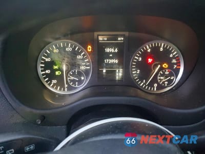 Zdjęcie 9 z 13 samochodu: 2017 MERCEDES-BENZ METRIS VIN:WD4PG2EE6H3305836 - miniatura