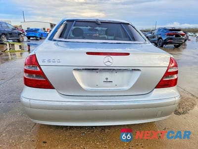 Zdjęcie 6 z 12 samochodu: 2005 MERCEDES-BENZ E 500 VIN:WDBUF70J65A649514 - miniatura