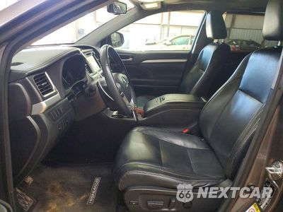 Zdjęcie 7 z 14 samochodu: 2016 TOYOTA HIGHLANDER XLE VIN:5TDJKRFH0GS332740 - miniatura