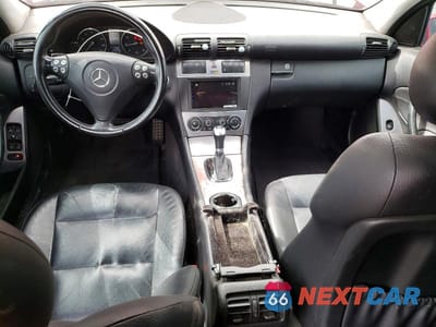 Zdjęcie 8 z 11 samochodu: 2005 MERCEDES-BENZ C 230K SPORT SEDAN VIN:WDBRF40J45A776427 - miniatura