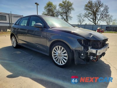 Czwarte zdjęcie samochodu z boku: 2018 AUDI A3 E-TRON PREMIUM VIN:WAUUPBFF7JA091376 - miniatura