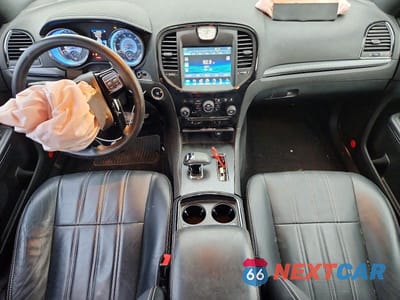 Zdjęcie 8 z 12 samochodu: 2014 CHRYSLER 300 S VIN:2C3CCABGXEH118939 - miniatura