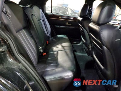 Zdjęcie 10 z 12 samochodu: 2003 LINCOLN TOWN CAR SIGNATURE VIN:1LNHM82W33Y632368 - miniatura