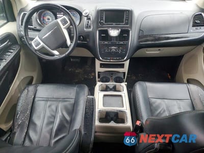 Zdjęcie 8 z 12 samochodu: 2014 CHRYSLER TOWN & COUNTRY VIN:2C4RC1BG2ER381913 - miniatura