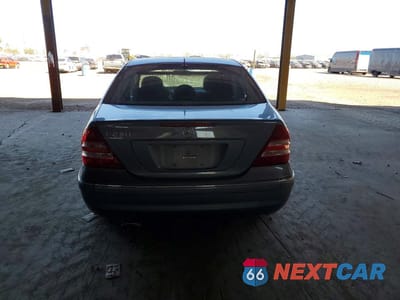 Zdjęcie 6 z 11 samochodu: 2006 MERCEDES-BENZ C 230 VIN:WDBRF52H36A914556 - miniatura